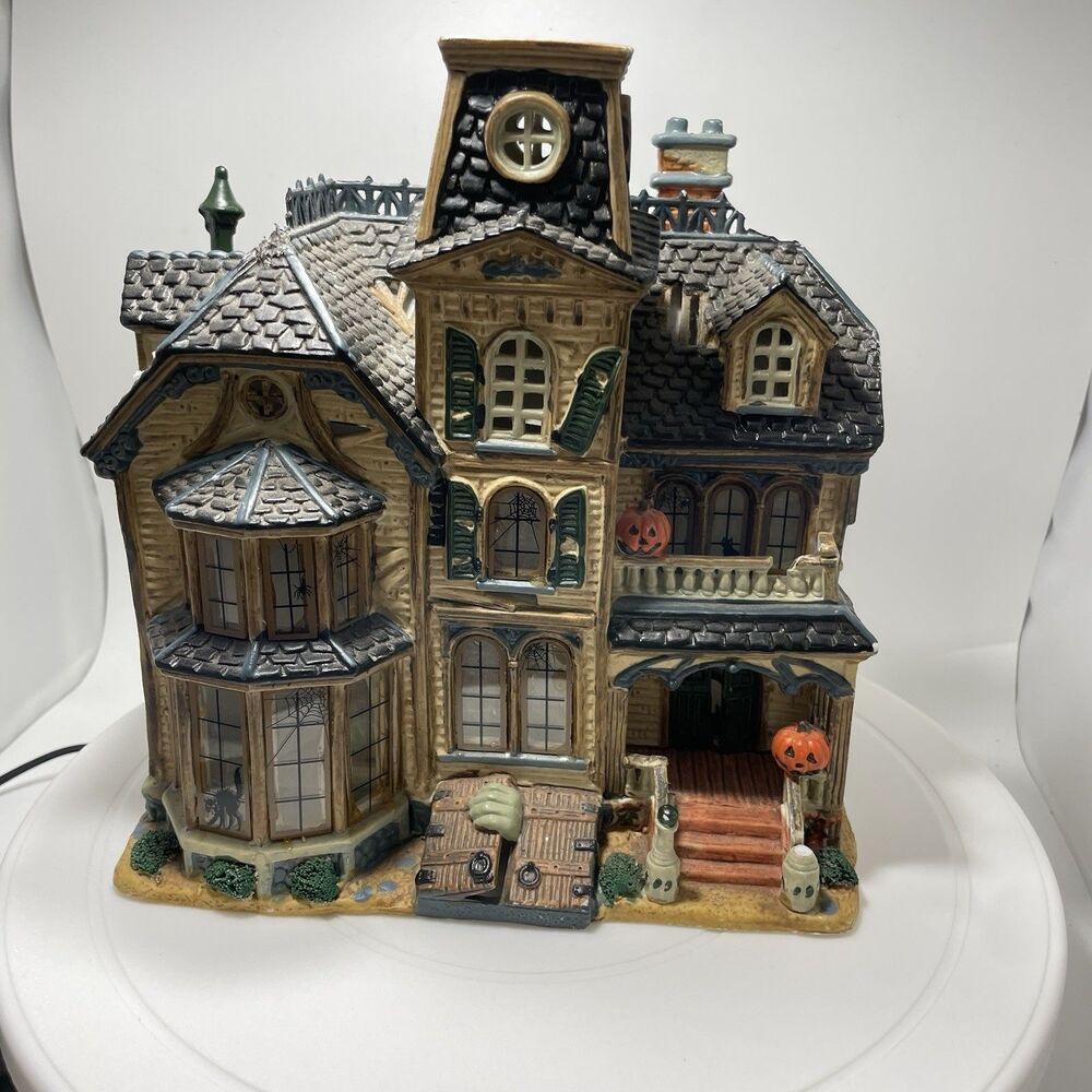 Lemax Spooky Town Mansion Halloween Haunted House Lighted Illuminated Works